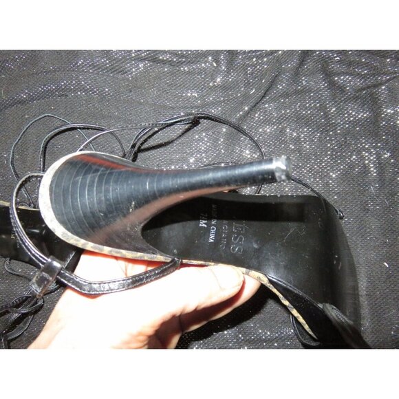 BOGO Guess by Marciano Black Leopard Leather Strappy Ankle Tie Heels sz 7.5 - Picture 9 of 12